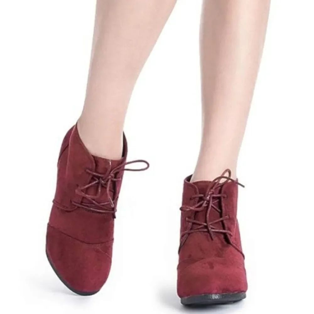 BRAND NEW CITYCLASSIFIED Wedge Boots Lace Up Low Heel Ankle Booties